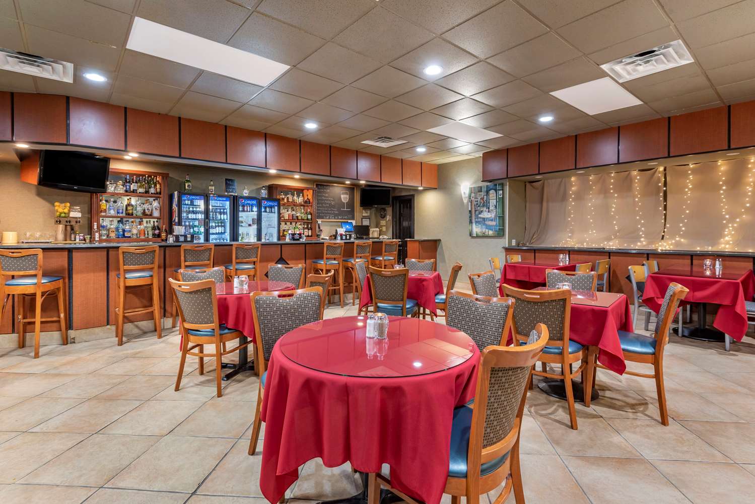 restaurant cafeteria