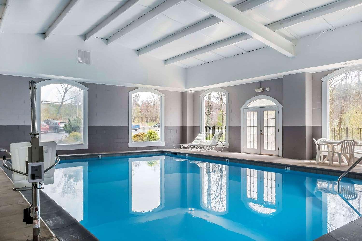 swimming pool spa