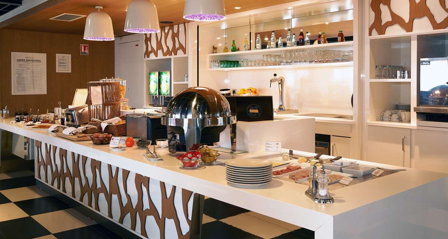 restaurant cafeteria