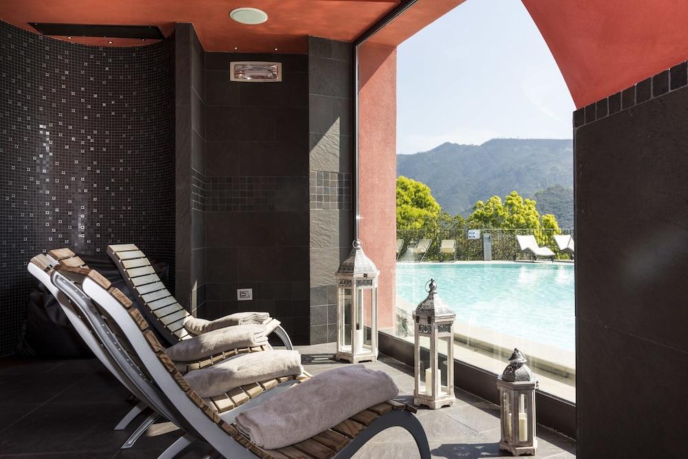 swimming pool spa