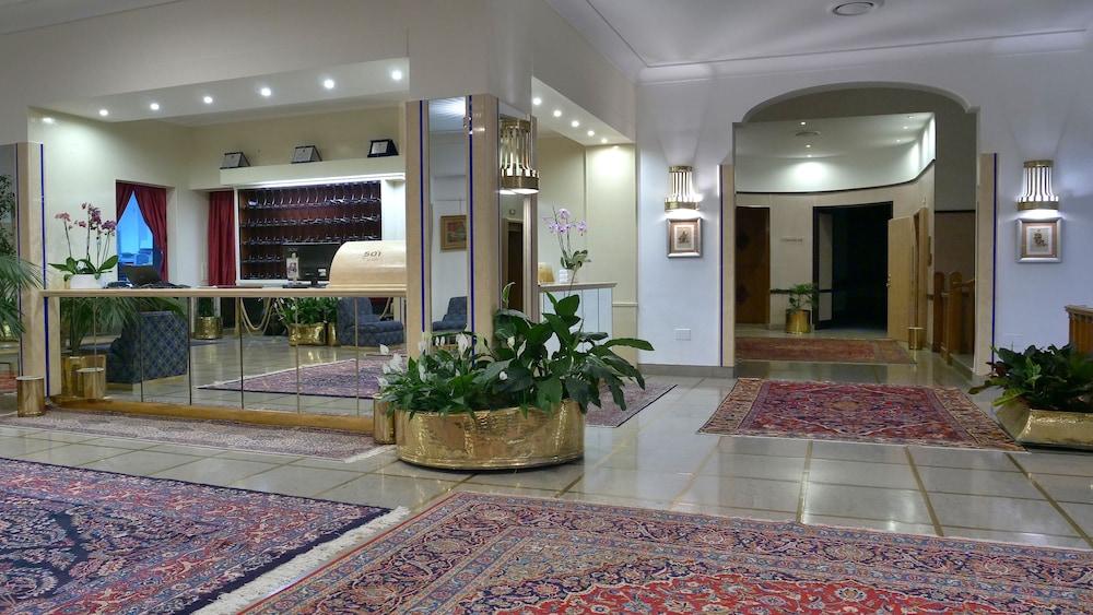 lobby