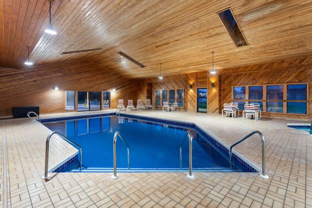 swimming pool spa