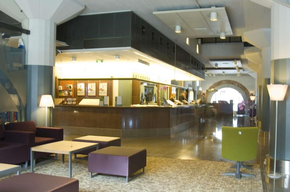 lobby