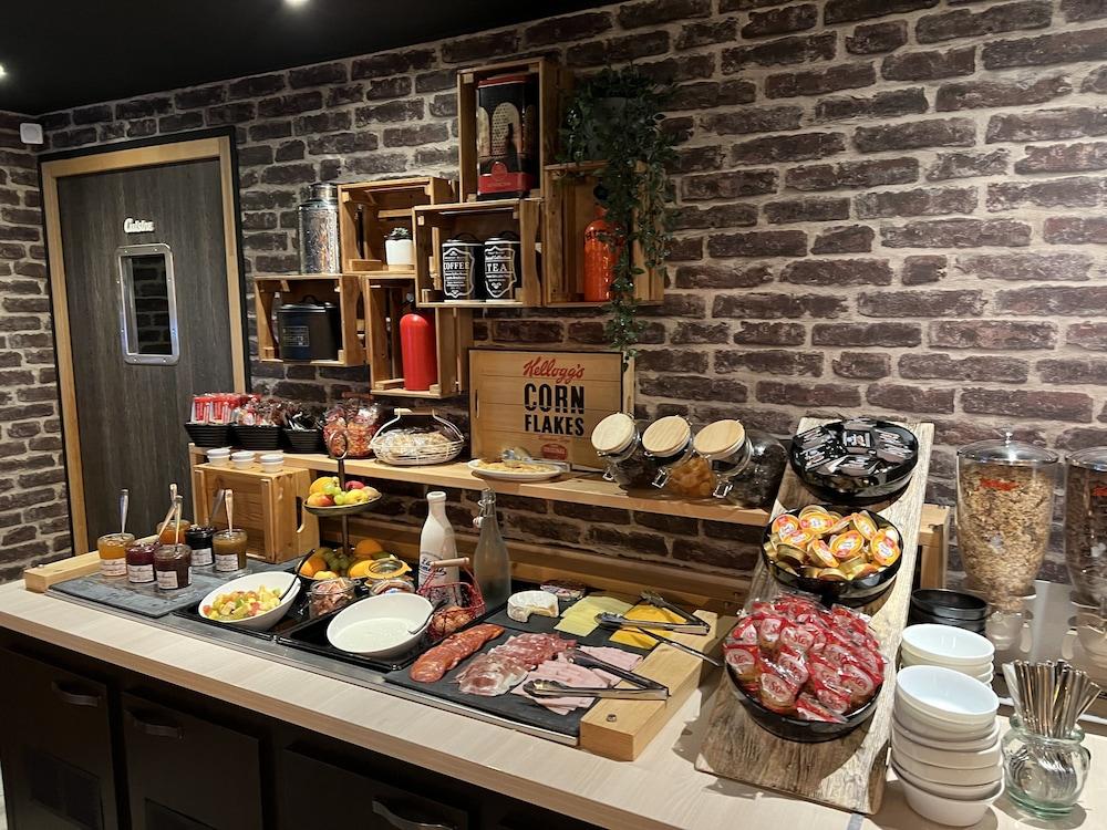 restaurant-cafeteria