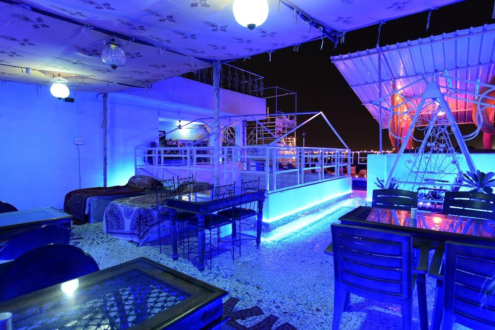 swimming pool spa