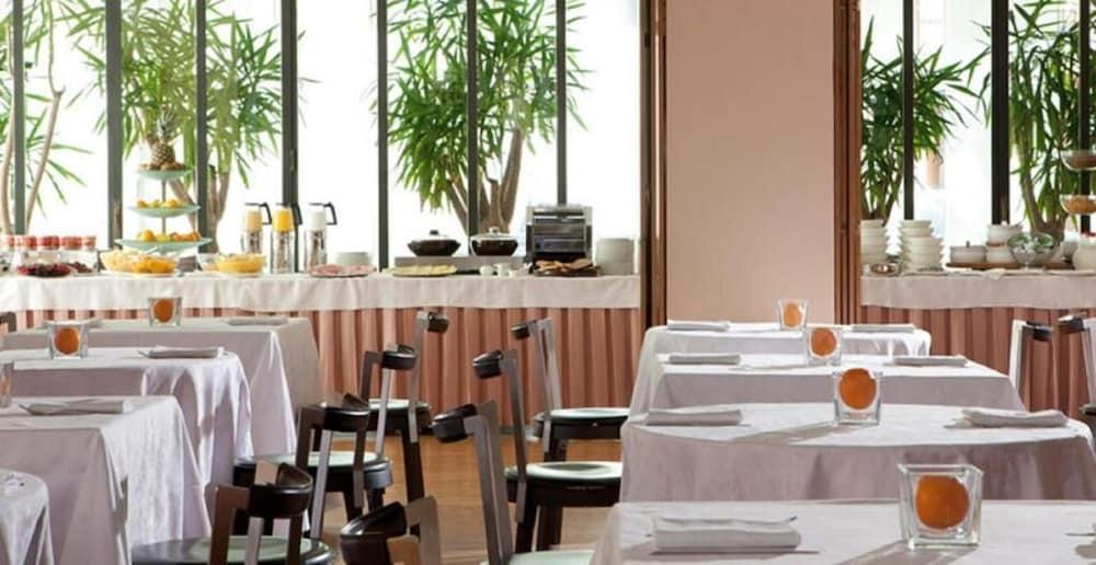 restaurant-cafeteria