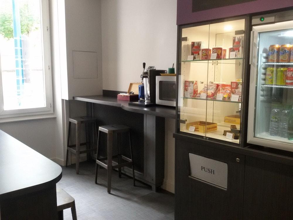 restaurant-cafeteria