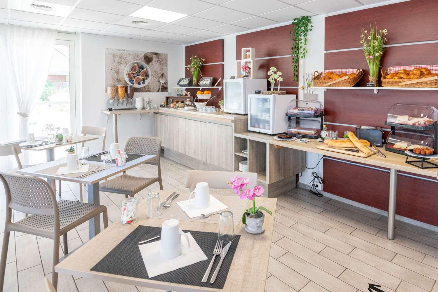 restaurant cafeteria