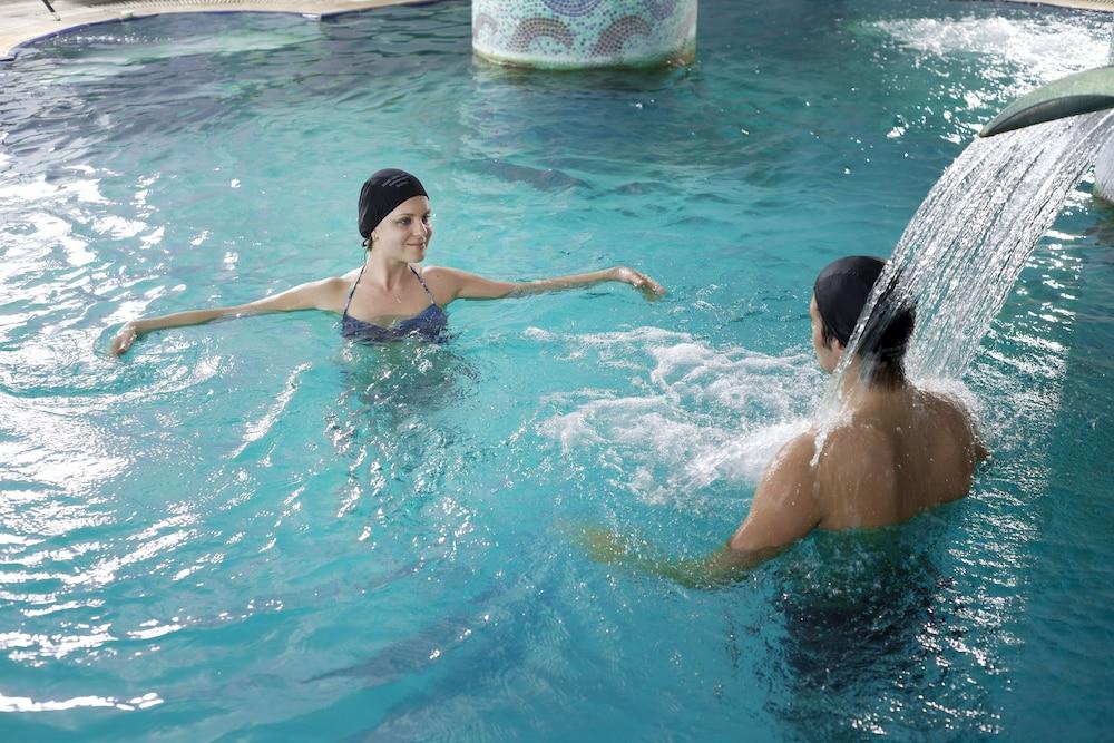 swimming pool spa