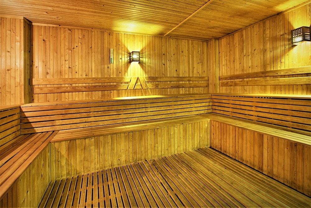 swimming pool spa