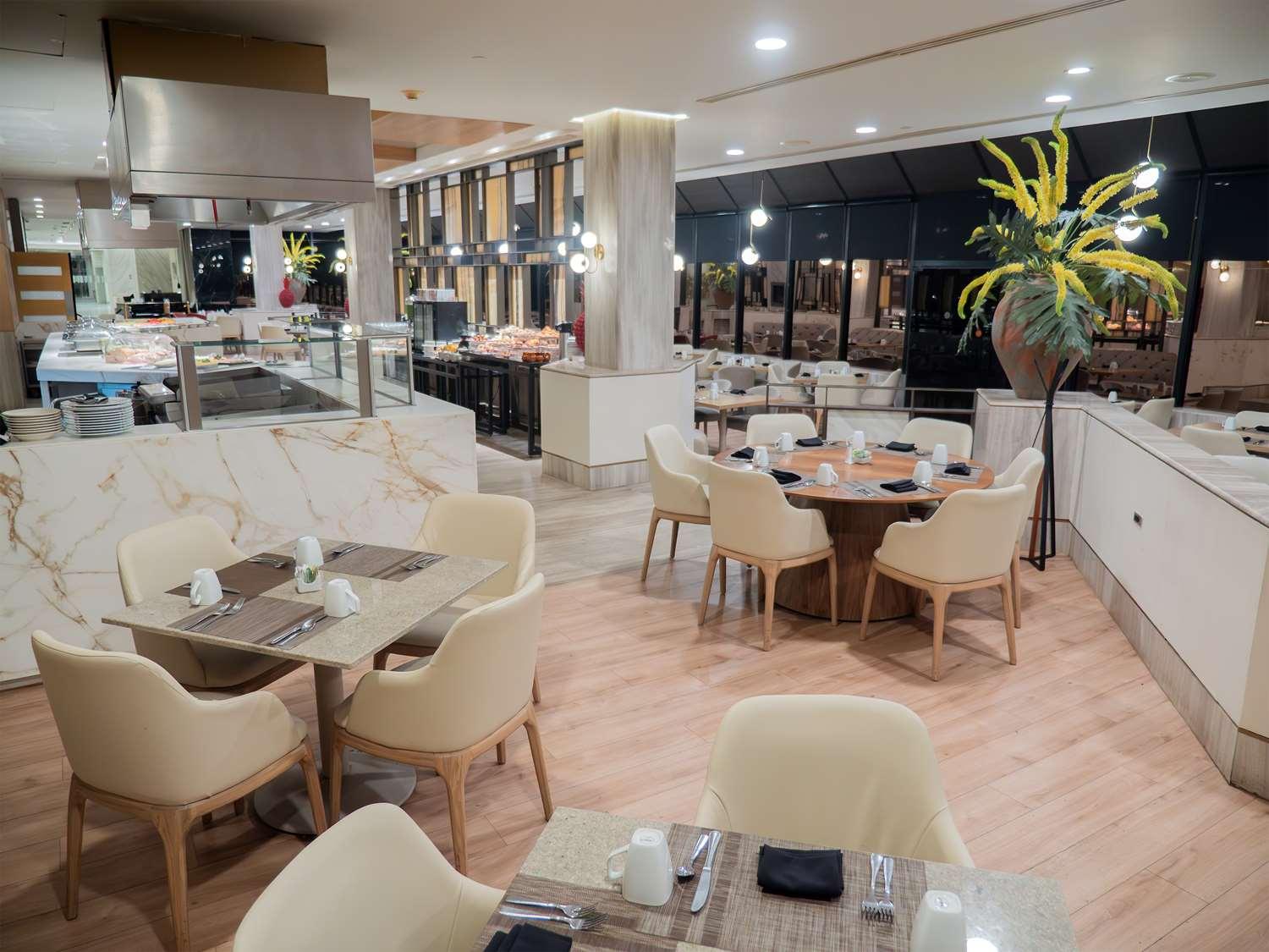 restaurant cafeteria