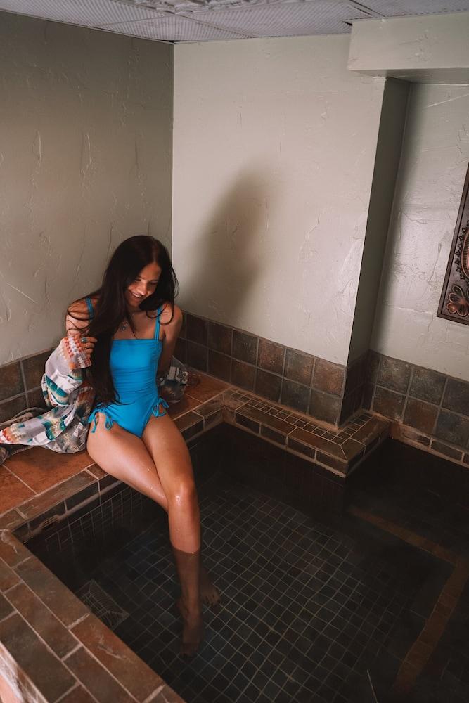 swimming pool spa