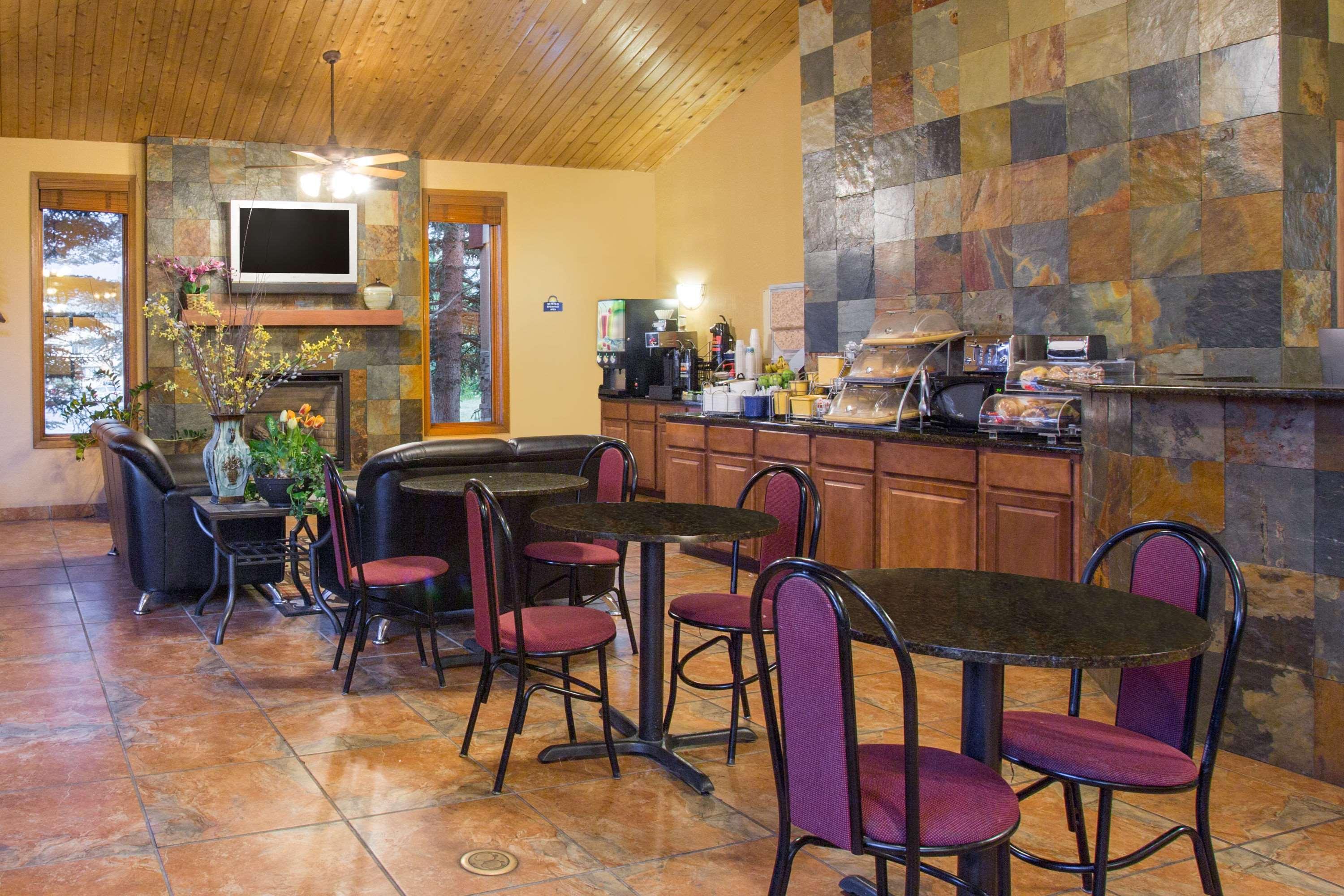 restaurant cafeteria