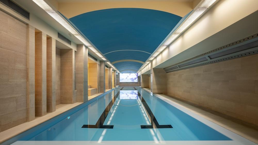 swimming pool spa