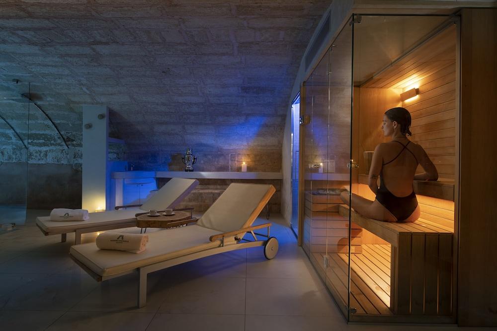 swimming pool spa