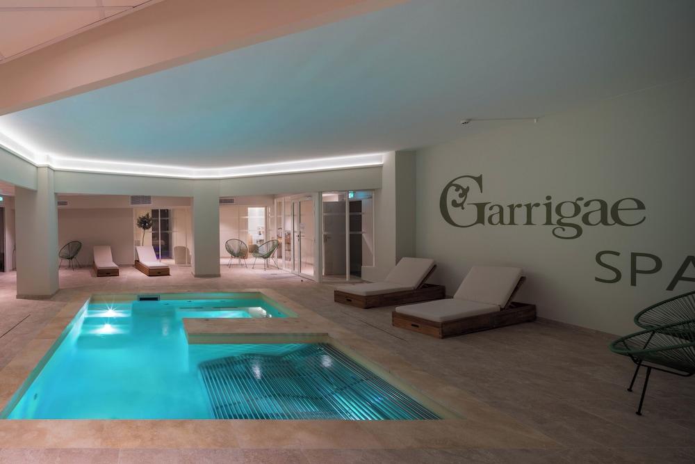swimming pool spa