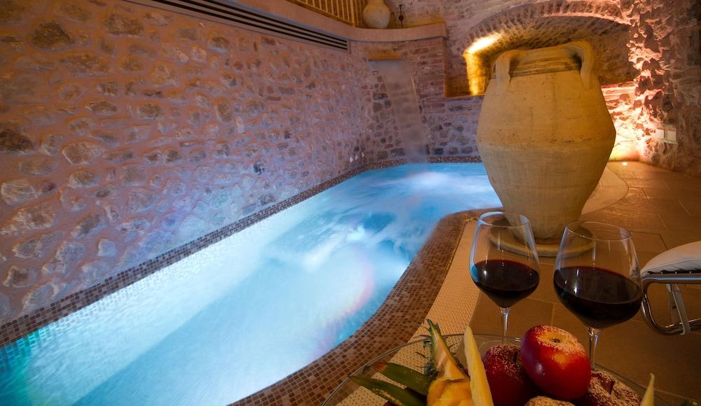 swimming pool spa