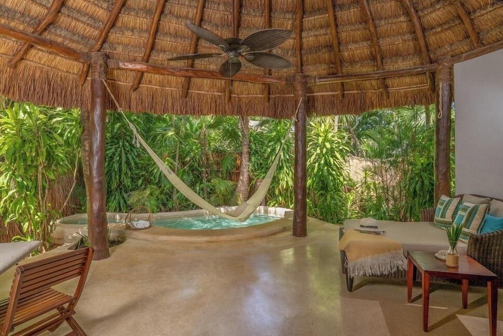 swimming pool spa