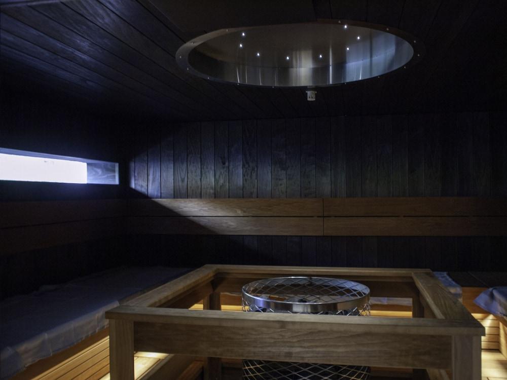 swimming pool spa