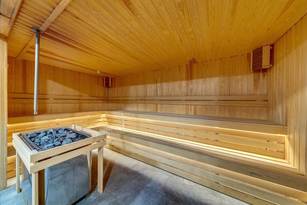 swimming pool spa