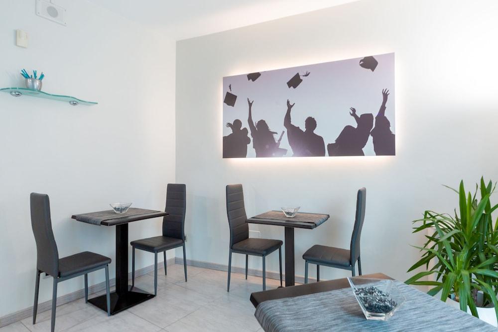 restaurant-cafeteria