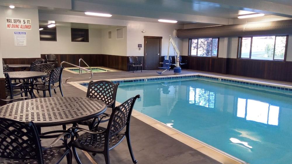 swimming pool spa