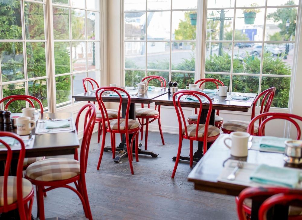 restaurant cafeteria