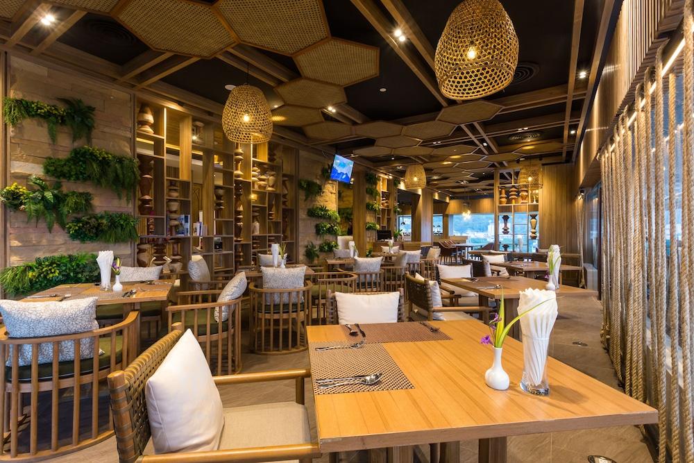 restaurant cafeteria