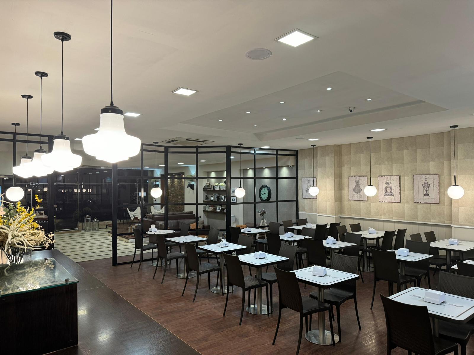 restaurant cafeteria