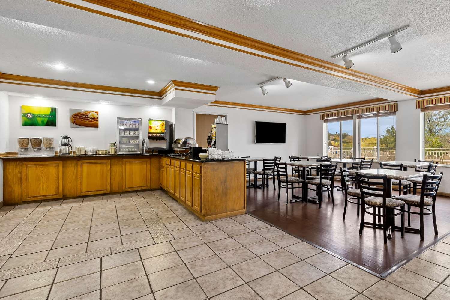 restaurant cafeteria