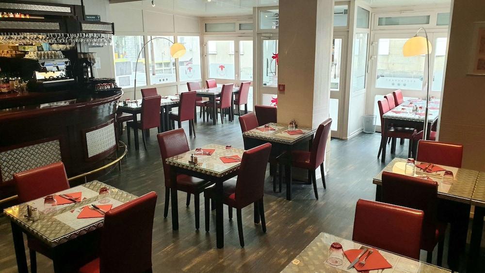 restaurant cafeteria