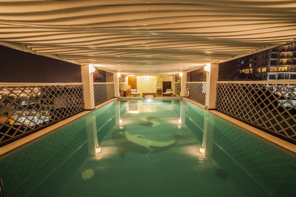 swimming pool spa