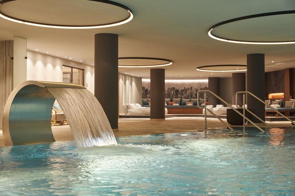 swimming pool spa