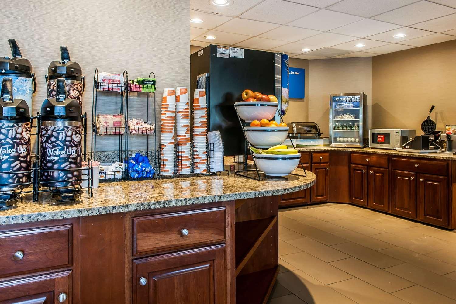 restaurant cafeteria