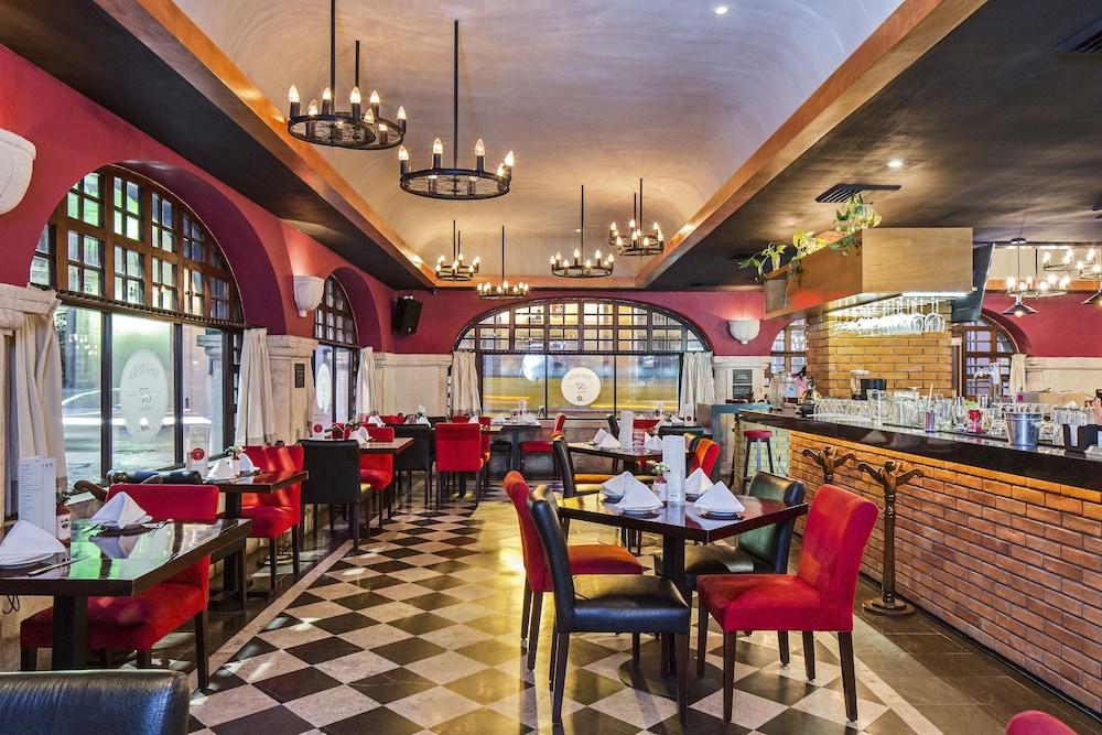 restaurant-cafeteria