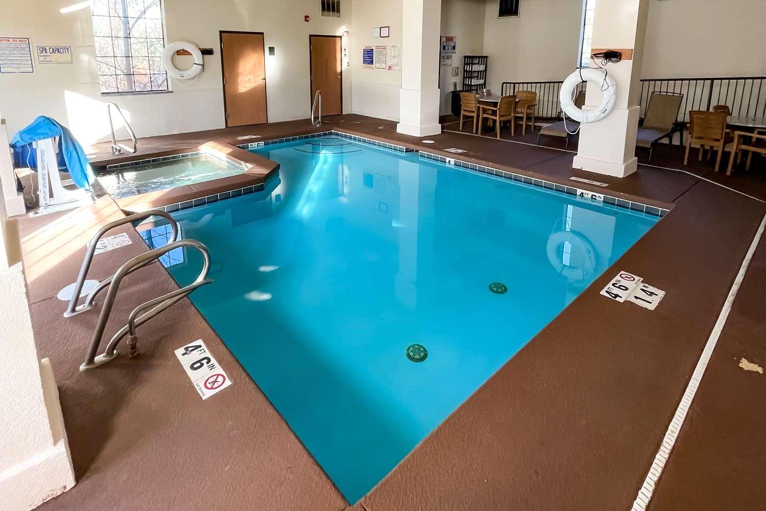 swimming pool spa