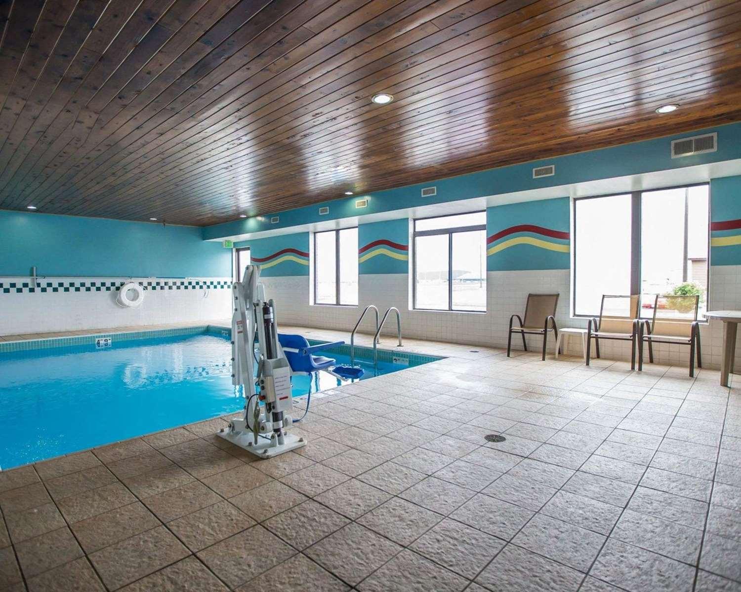 swimming pool spa
