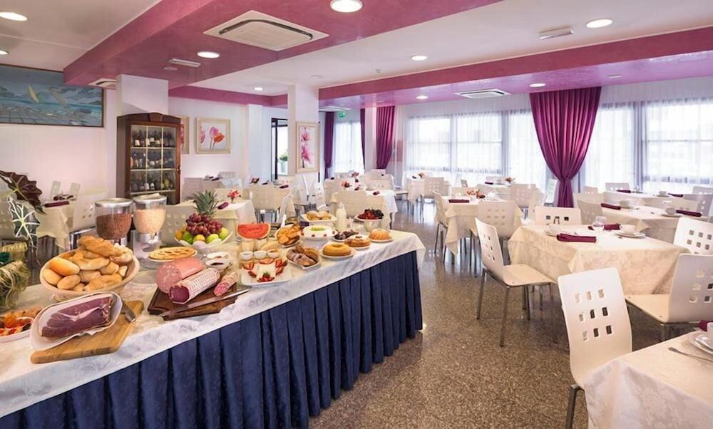 restaurant-cafeteria