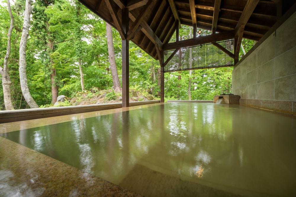 swimming pool spa