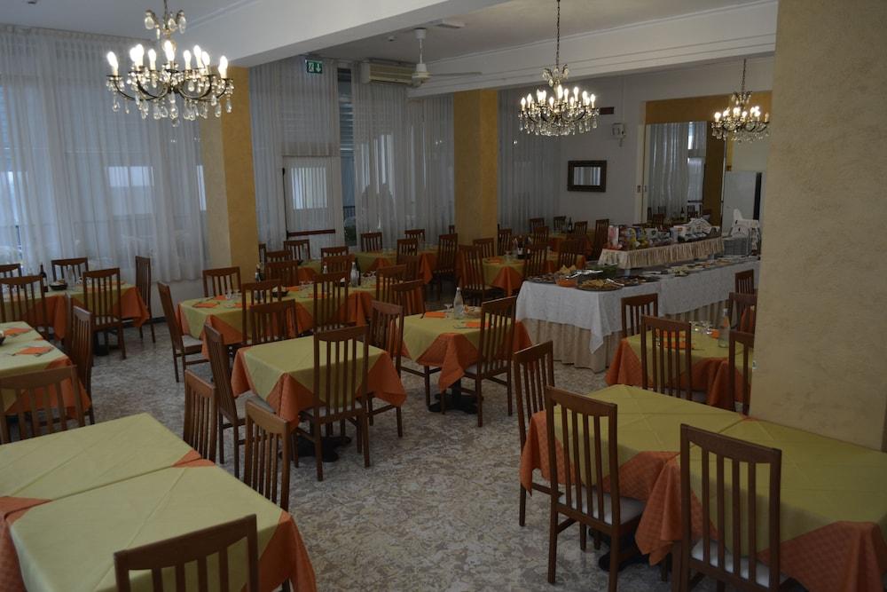 restaurant-cafeteria
