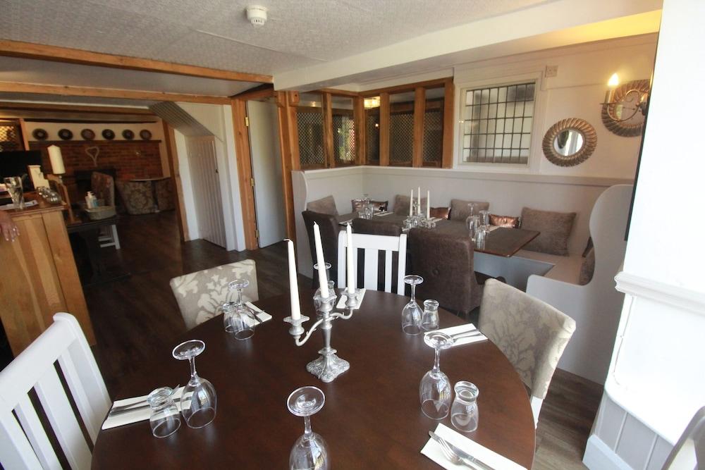 restaurant cafeteria
