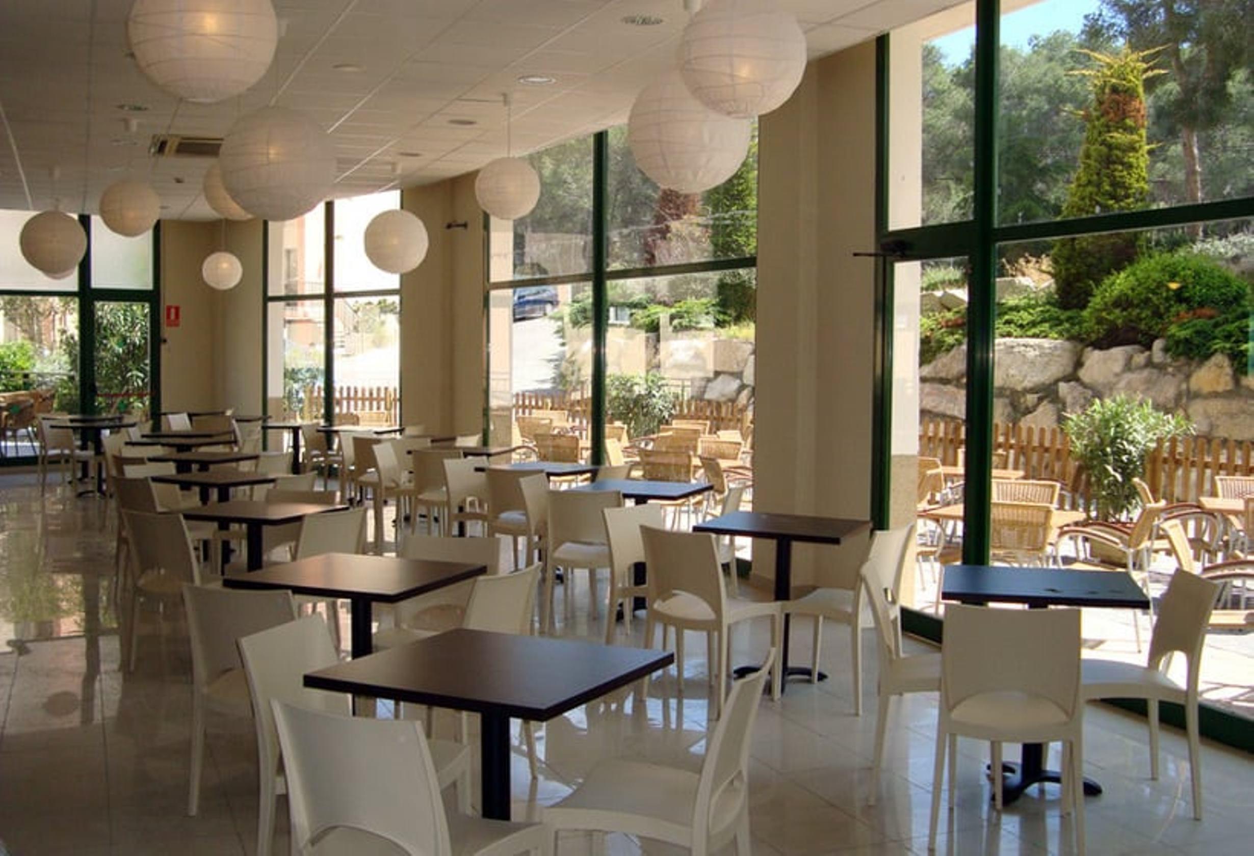 restaurant cafeteria