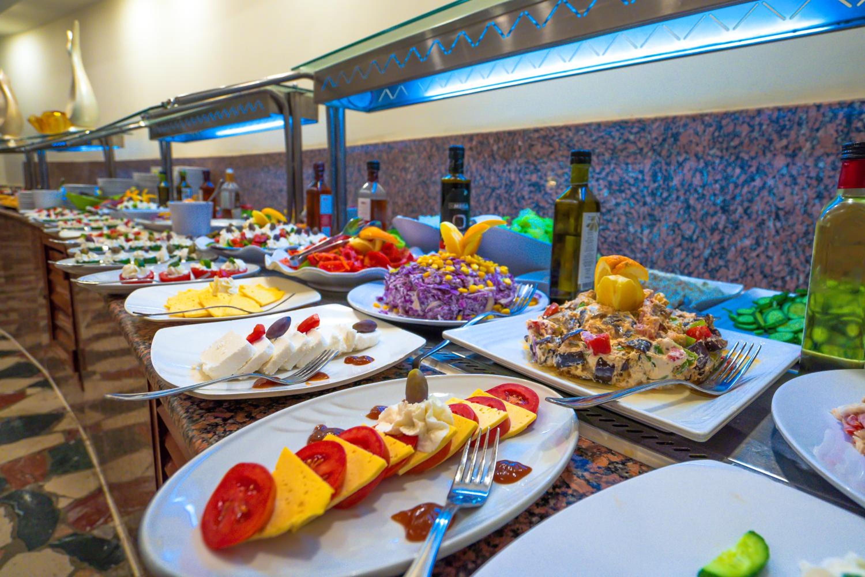 restaurant cafeteria