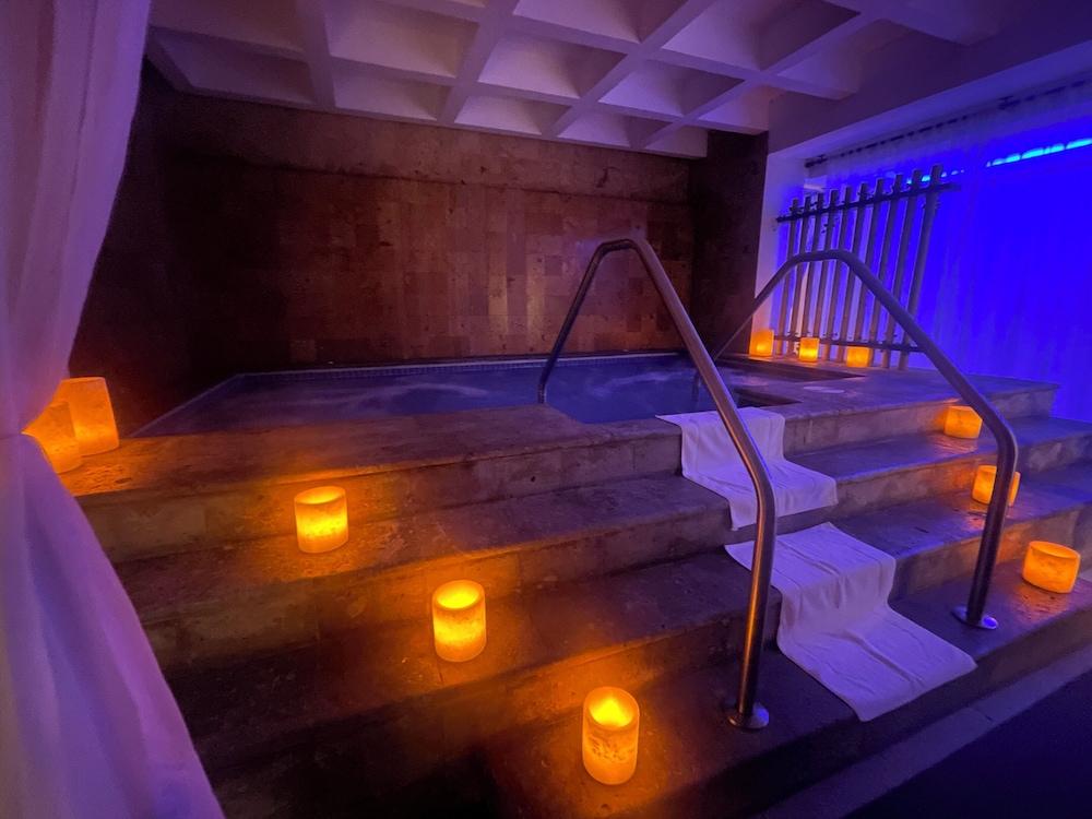 swimming pool spa