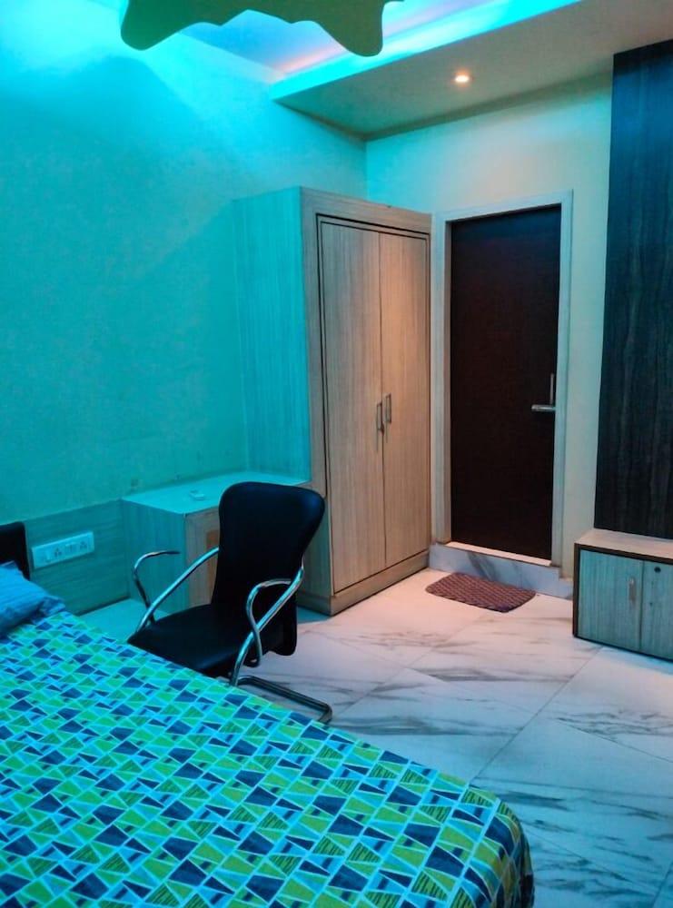 swimming pool spa