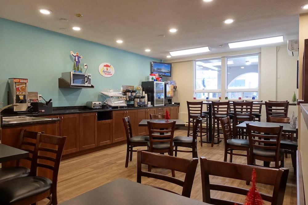 restaurant cafeteria