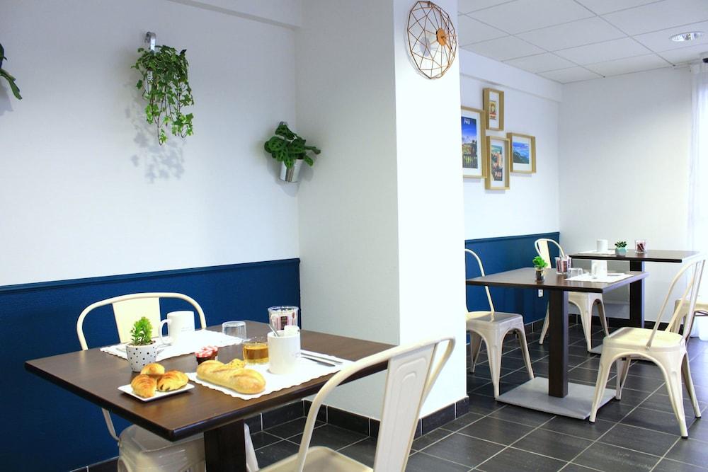 restaurant-cafeteria
