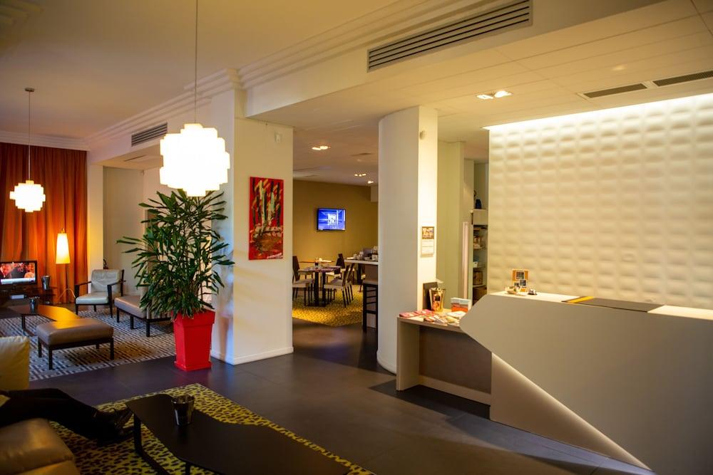 lobby
