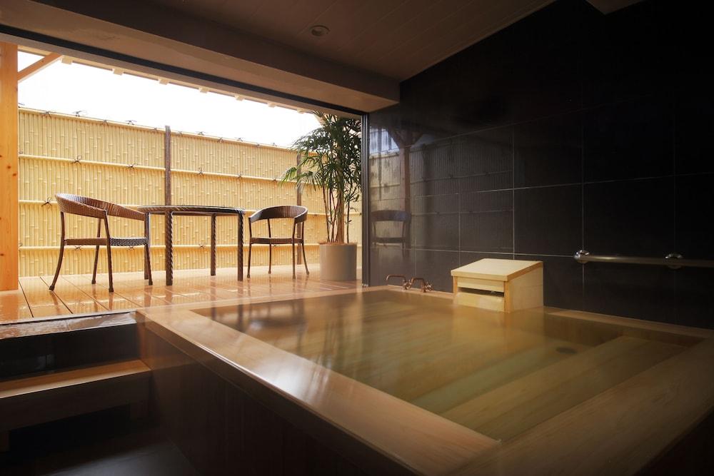 swimming pool spa