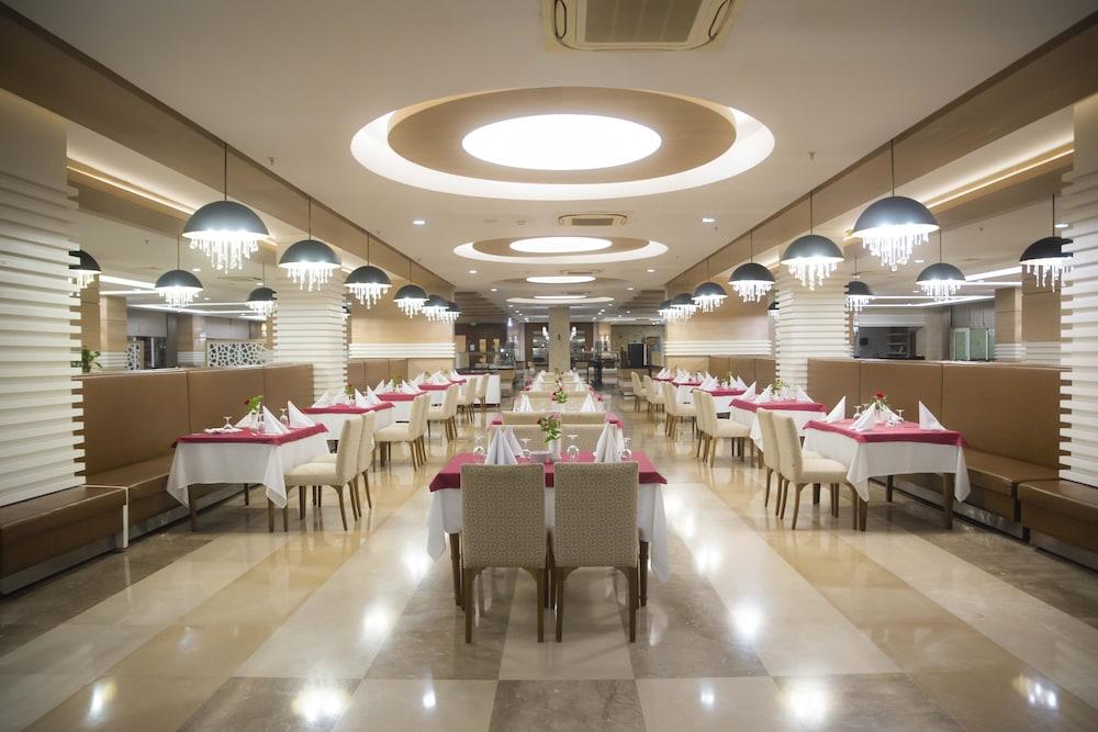 restaurant cafeteria